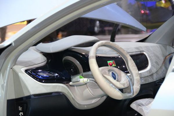 Electric cars, hybrids, other novelties at Moscow Auto Show  - Sputnik International