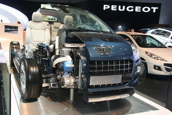 Electric cars, hybrids, other novelties at Moscow Auto Show  - Sputnik International