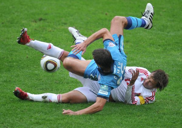 Zenit St. Petersburg continued their domination of the Russian Premier League on Sunday, cruising to a 3-0 victory over Lokomotiv in Moscow. - Sputnik International