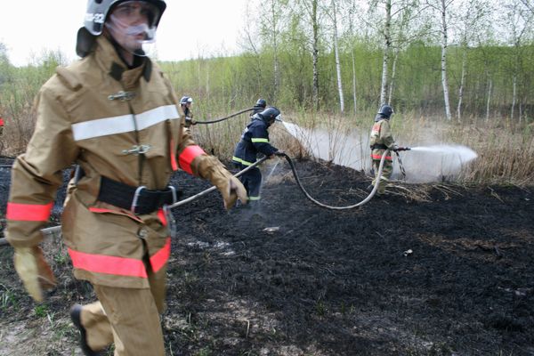 Russia needs a million volunteer firefighters - Sputnik International