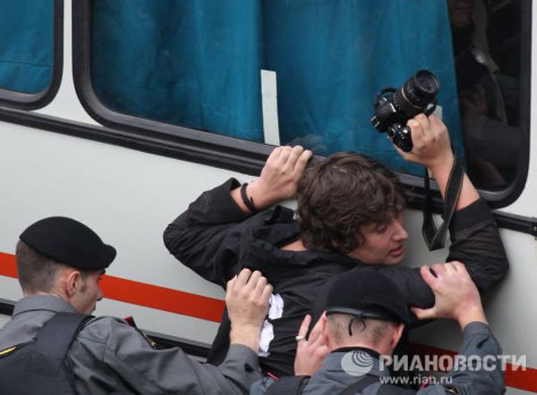 Moscow police disperse opposition rally Moscow police disperse opposition rally - Sputnik International