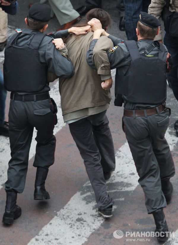 Moscow police disperse opposition rally Moscow police disperse opposition rally - Sputnik International