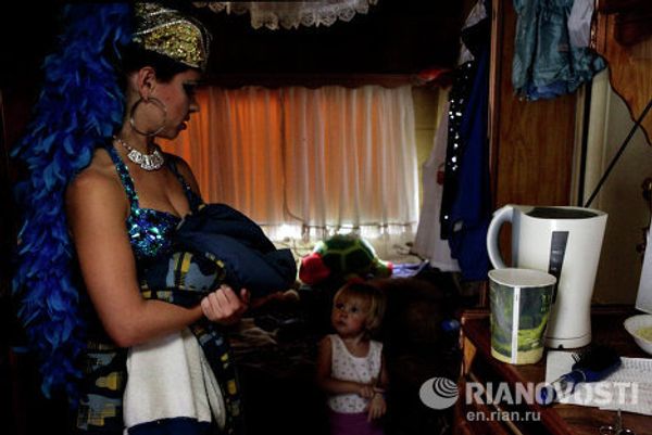 Trials and tribulations of a Russian traveling circus Trials and tribulations of a Russian traveling circus - Sputnik International