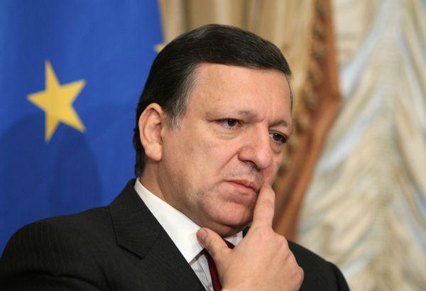 Jose Manuel Barroso warned the Kremlin  of possible response to Russia’s embargo on food imports from Europe but promised to keep communication channels between Brussels and Moscow open. - Sputnik International