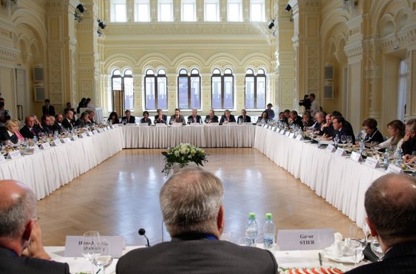 The 7th Valdai Club Meeting, an expert forum for international specialists on Russia, headlined Russia: History and Future Development - Sputnik International