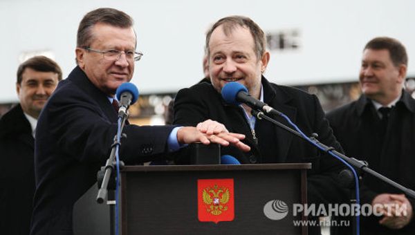 How politicians launch plants with one hand - Sputnik International
