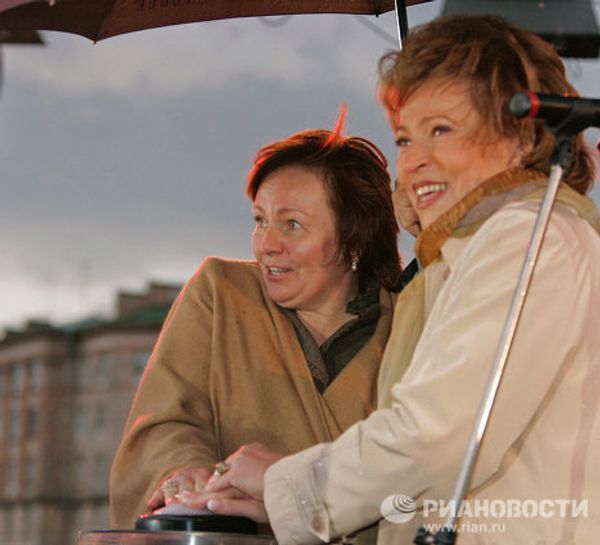 How politicians launch plants with one hand - Sputnik International
