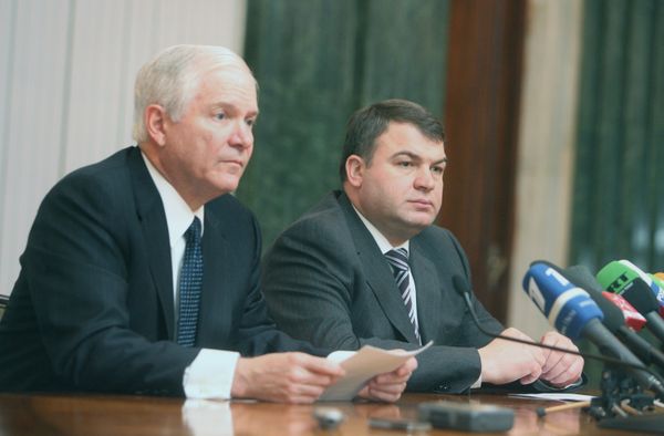 U.S. Secretary of Defense Robert Gates and Russian Defense Minister Anatoly Serdyukov. Archive U.S. Secretary of Defense Robert Gates and Russian Defense Minister Anatoly Serdyukov. Archive - Sputnik International