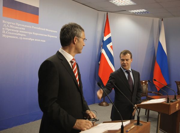 Norwegian Prime Minister Jens Stoltenberg and Russian President Dmitry Medvedev at the celebrated meeting in September 2010 cementing the new delimitation of the Barents Sea maritime border in Norway's favor. Norwegian Prime Minister Jens Stoltenberg and Russian President Dmitry Medvedev at the celebrated meeting in September 2010 cementing the new delimitation of the Barents Sea maritime border in Norway's favor. - Sputnik International