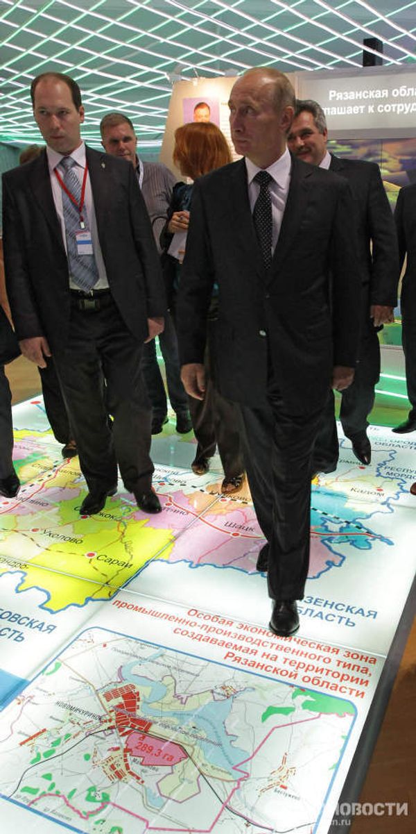 Putin visits Sochi exhibit on regional projects Putin visits Sochi exhibit on regional projects - Sputnik International