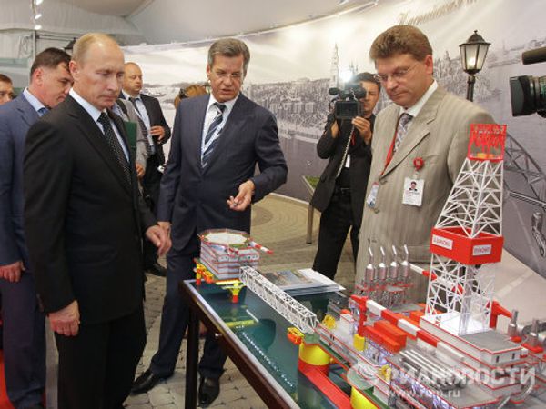 Putin visits Sochi exhibit on regional projects Putin visits Sochi exhibit on regional projects - Sputnik International