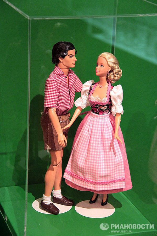 Traditional Bavarian costumes at Oktoberfest - Sputnik International