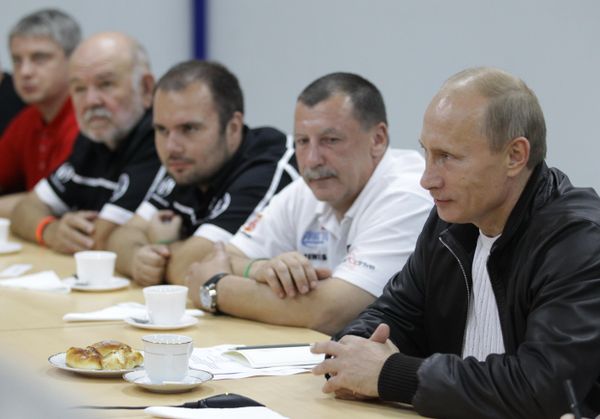 Putin wishes Silk Way Rally participants happy journey - Sputnik International