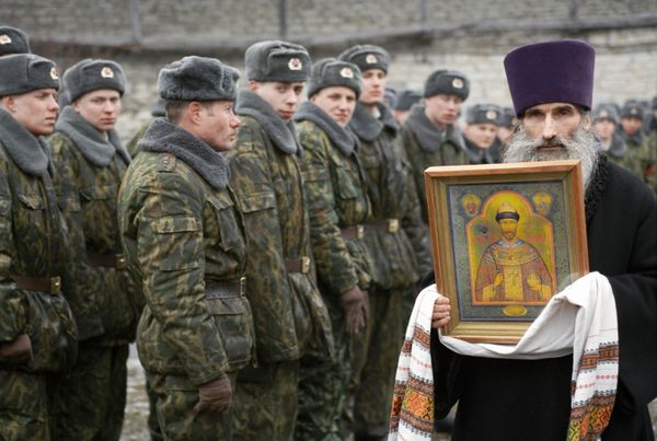 Russia's Orthodox Church priests to work in Russian army and navy - Sputnik International
