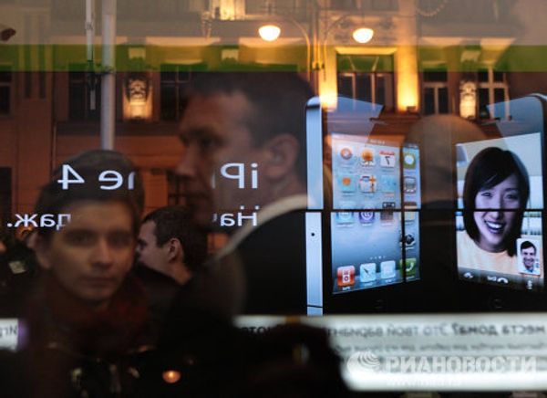 Moscow goes crazy for iPhone 4 Moscow goes crazy for iPhone 4 - Sputnik International