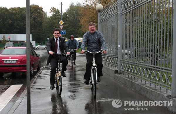 Russian officials choose public transport Russian officials choose public transport - Sputnik International