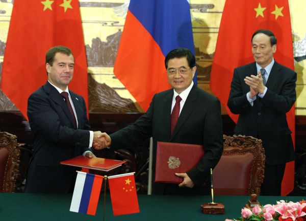 Dmitry Medvedev, Hu Jintao sign two joint statements Dmitry Medvedev, Hu Jintao sign two joint statements - Sputnik International