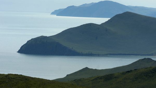 The quake with the epicenter in Lake Baikal measured about 6.7 on the Richter scale The quake with the epicenter in Lake Baikal measured about 6.7 on the Richter scale - Sputnik International