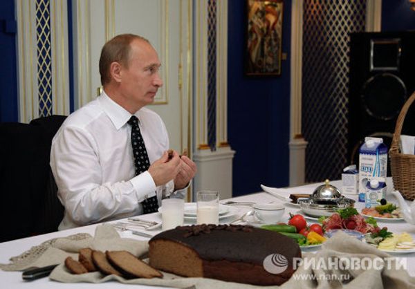 Putin and Medvedev’s lunch-time chat - Sputnik International