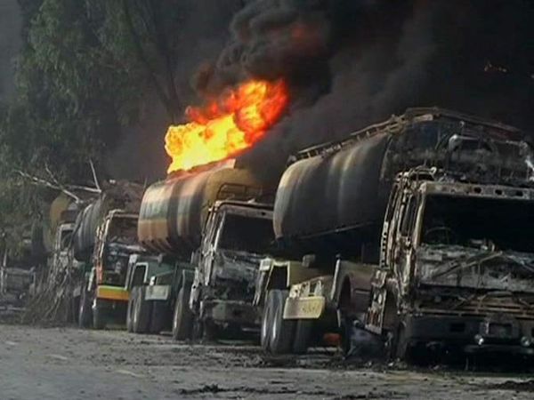 Militant attacks on NATO trucks increase as Pakistani crossing remains closed - Sputnik International