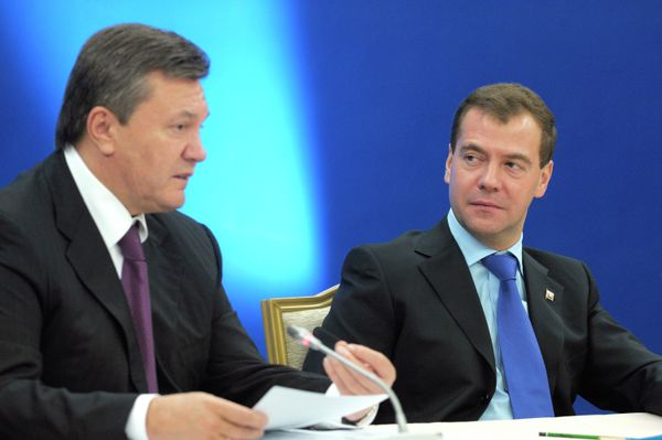 The Ukrainian opposition claims that the country's new leadership does not defend properly Ukraine's national interests in relations with Russia. - Sputnik International