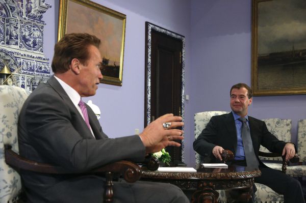 Dmitry Medvedev and Arnold Schwarzenegger Dmitry Medvedev and Arnold Schwarzenegger - Sputnik International