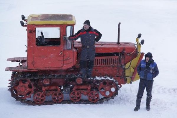 Russian polar explorers descend on drifting ice floe - Sputnik International