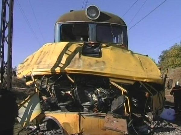 Over forty perish in train collision with bus in Ukraine  - Sputnik International