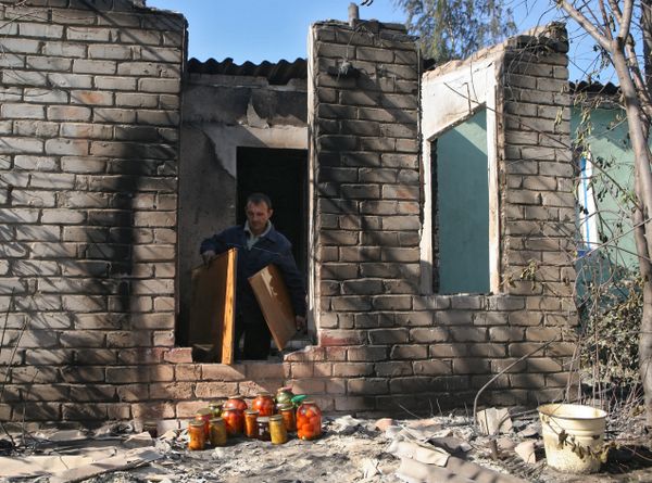 The conference will touch upon the construction of housing for those who lost roof above their heads during the wildfires. - Sputnik International