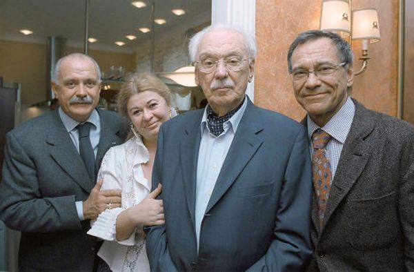 Nikita Mikhalkov and his big famous family Nikita Mikhalkov and his big famous family - Sputnik International