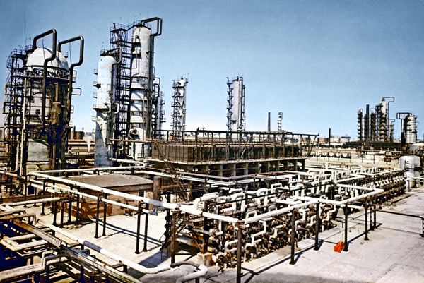 Omsk refinery that was built in 1955. Omsk refinery that was built in 1955. - Sputnik International