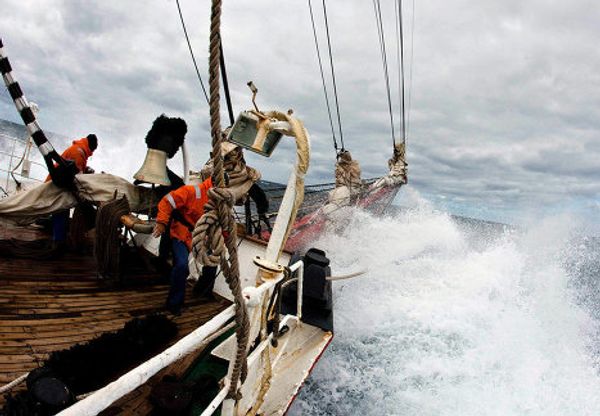 Sedov barque weathers North Sea storm - Sputnik International