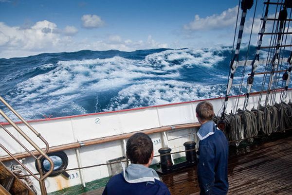 Sedov barque weathers North Sea storm - Sputnik International