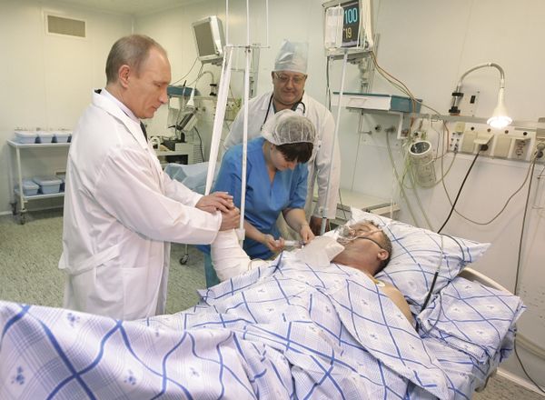 It's good to see you smiling. Doctors here are really good, so everything will be fine - Sputnik International