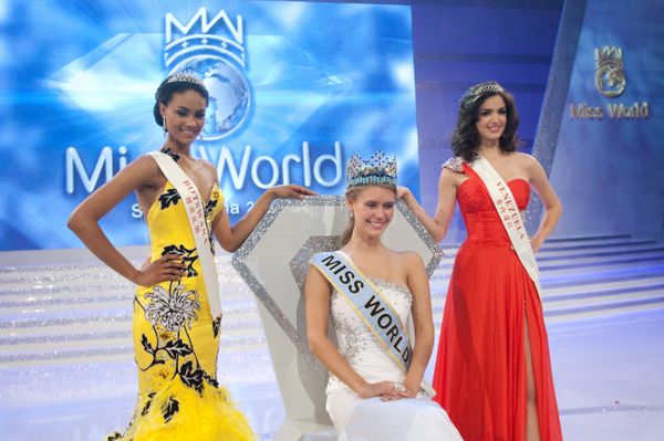 American beauty crowned Miss World-2010 - Sputnik International