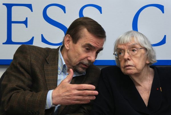 Lev Ponomaryov and Lyudmila Alexeyeva - Sputnik International