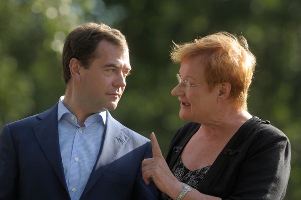 Medvedev visited Finland in July and he invited Halonen to Russia to discuss not only global issues, but also practical matters. - Sputnik International