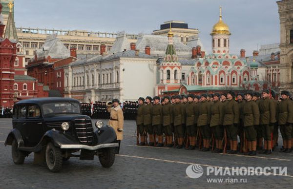 March in honor of the historic November 7, 1941 military parade - Sputnik International