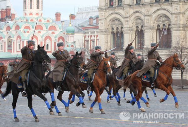 March in honor of the historic November 7, 1941 military parade - Sputnik International