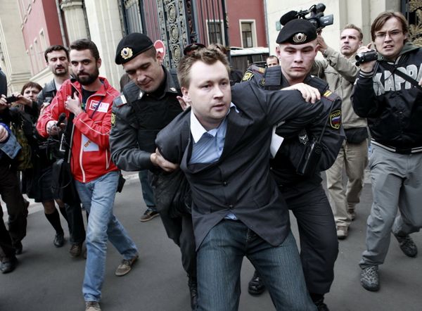Police detain gay activists in Moscow Police detain gay activists in Moscow - Sputnik International