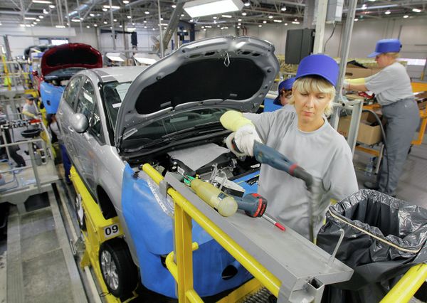 EBRD may issue $438 million loan for Russian car plant construction - Sputnik International