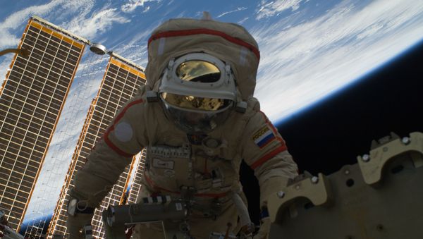 Two Russian cosmonauts conduct spacewalk - Sputnik International
