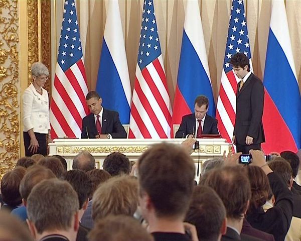 The treaty, signed this April, is to be ratified simultaneously by U.S. Senate and both chambers of the Russian parliament. The treaty, signed this April, is to be ratified simultaneously by U.S. Senate and both chambers of the Russian parliament. - Sputnik International