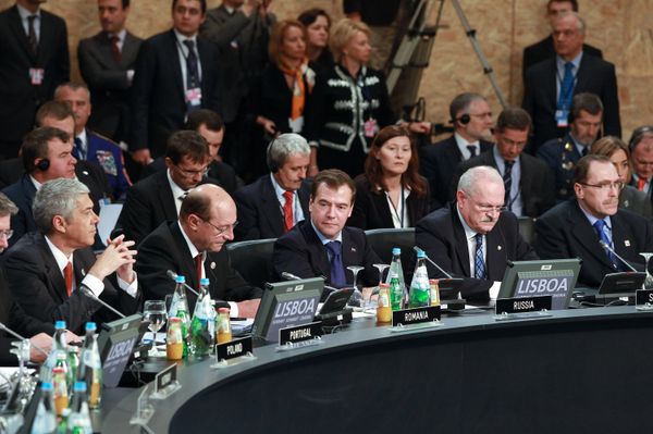 Cooling-off period in Russia-NATO ties over - Medvedev - Sputnik International