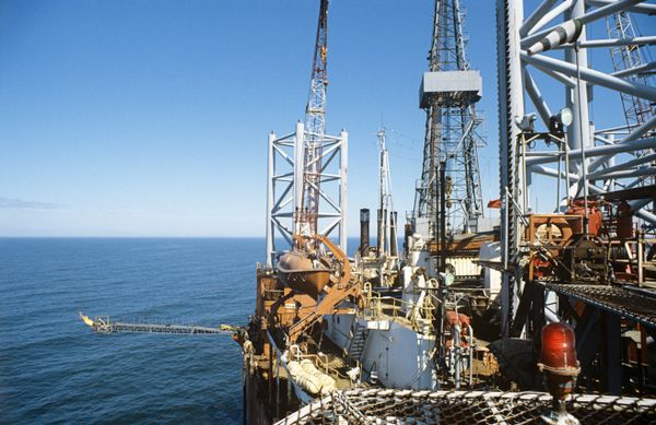 Russian govt plans to tighten rules on prevention of shelf oil spills - Sputnik International