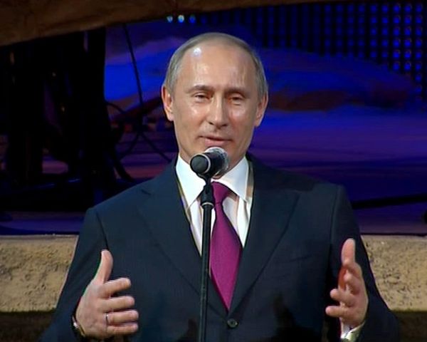 Putin praises Leonardo DiCaprio as ‘real man’ for making it to St. Petersburg - Sputnik International
