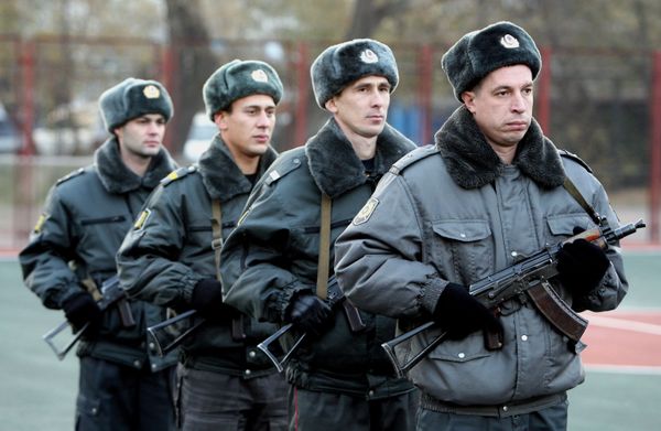 Police were able to disperse the crowd of 100 people and prevented any further escalations. - Sputnik International