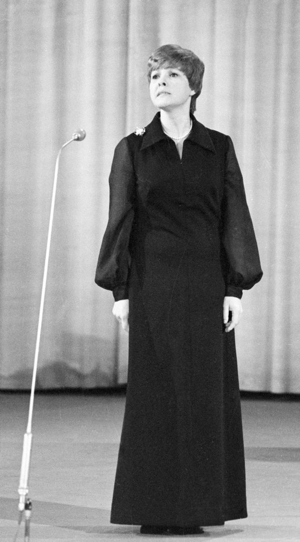 Bella Akhmadulina - Sputnik International