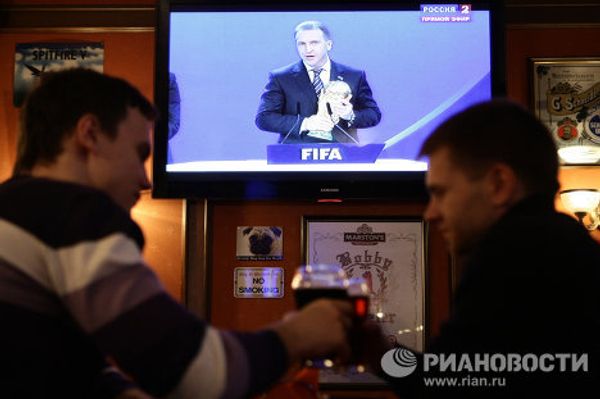 Russia wins bid to host 2018 World Cup - Sputnik International