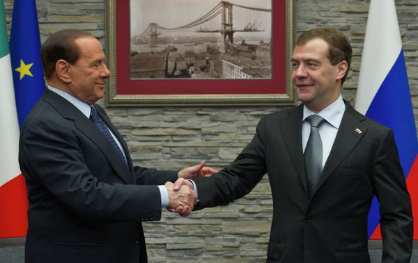 Russian President Dmitry Medvedev and Italian Prime Minister Silvio Berlusconi Russian President Dmitry Medvedev and Italian Prime Minister Silvio Berlusconi - Sputnik International